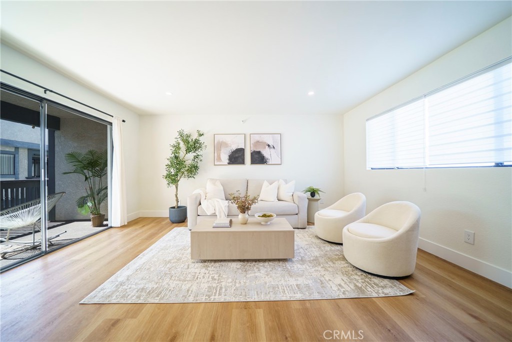 14927 Condon Avenue 7