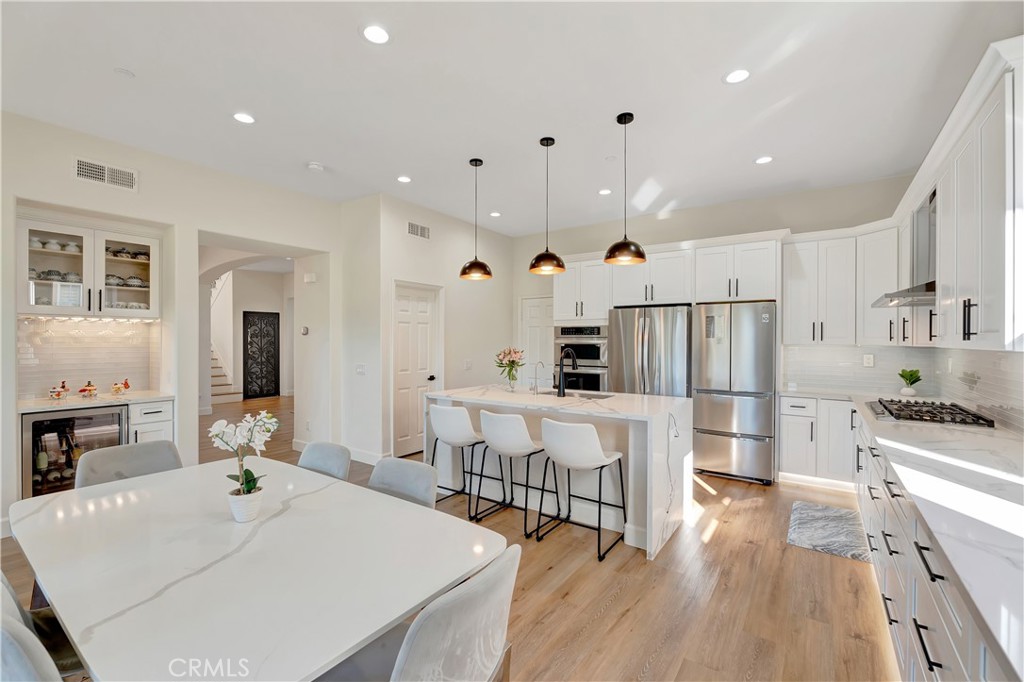 1142 Soto Place