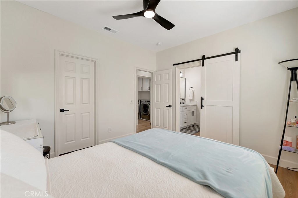 1142 Soto Place
