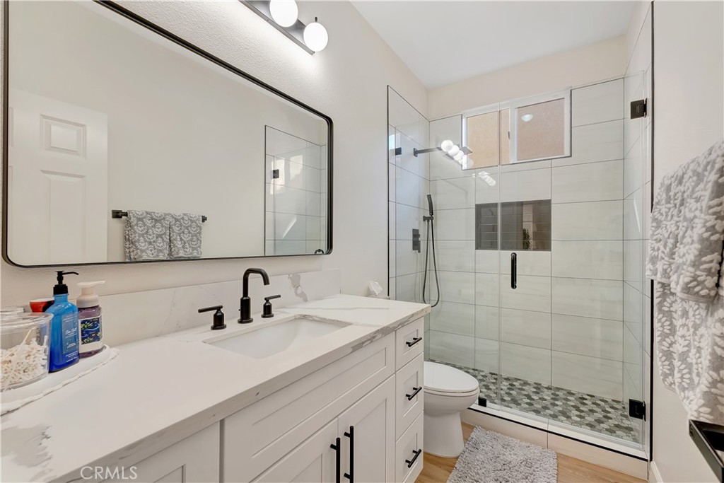 1142 Soto Place