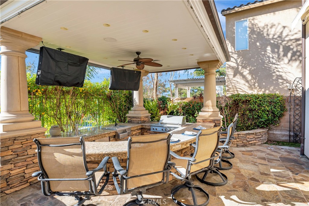 1142 Soto Place
