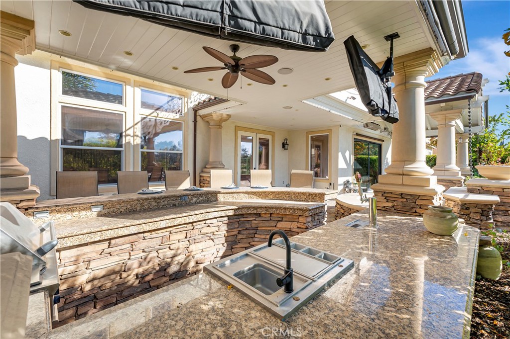 1142 Soto Place