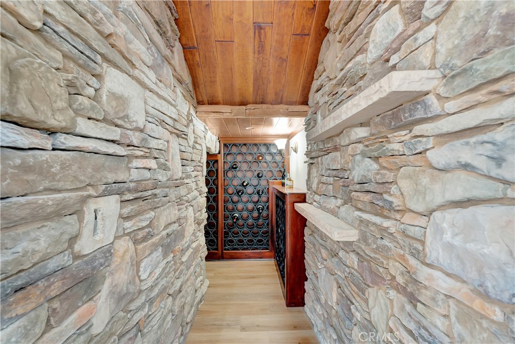 1142 Soto Place