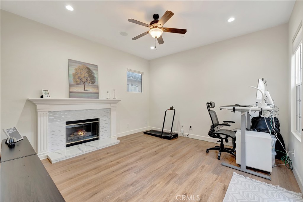 1142 Soto Place