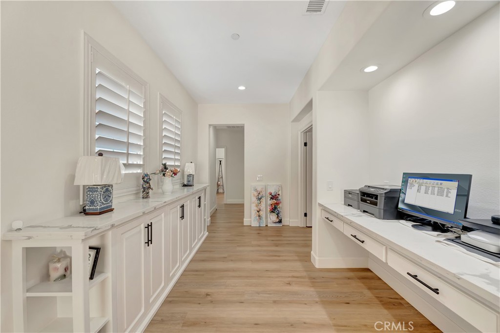 1142 Soto Place