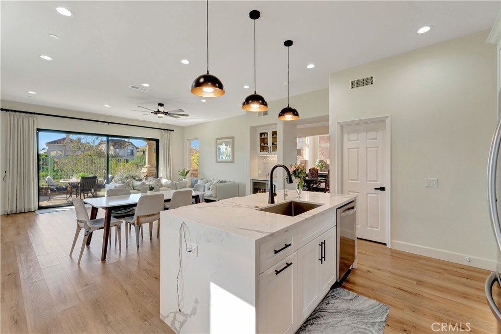 1142 Soto Place
