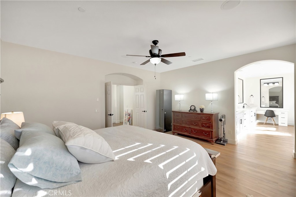 1142 Soto Place