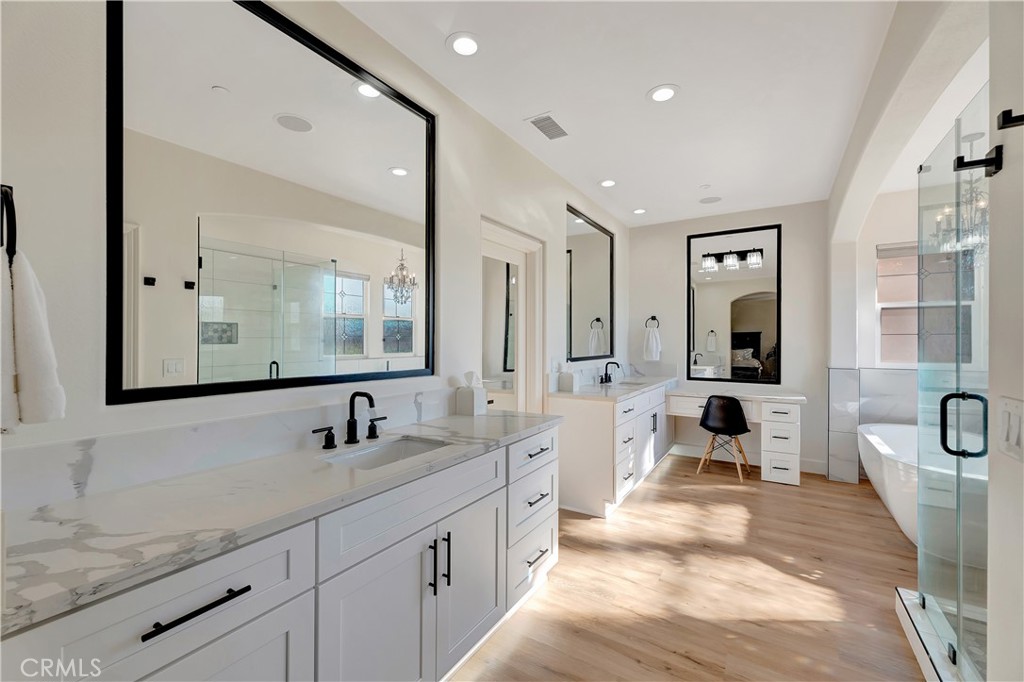 1142 Soto Place