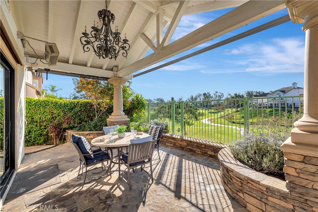 1142 Soto Place