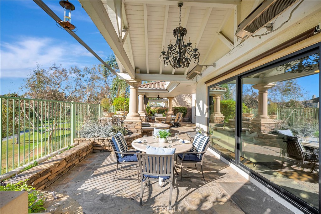 1142 Soto Place