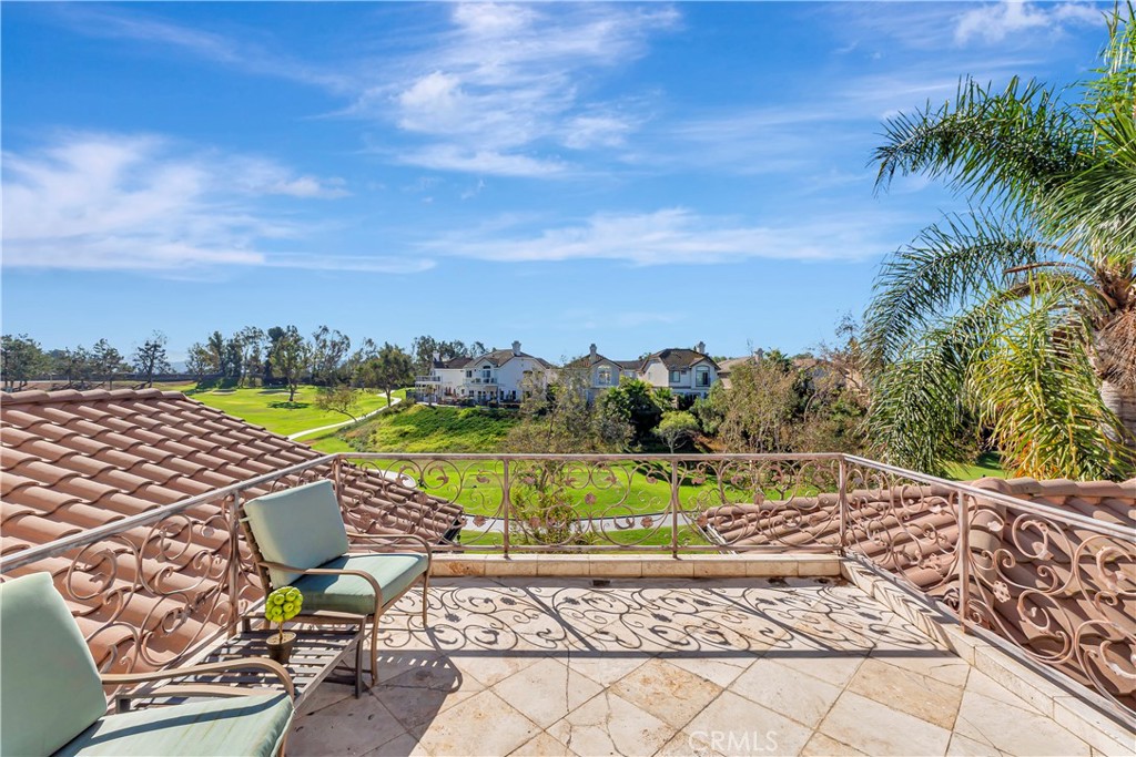 1142 Soto Place