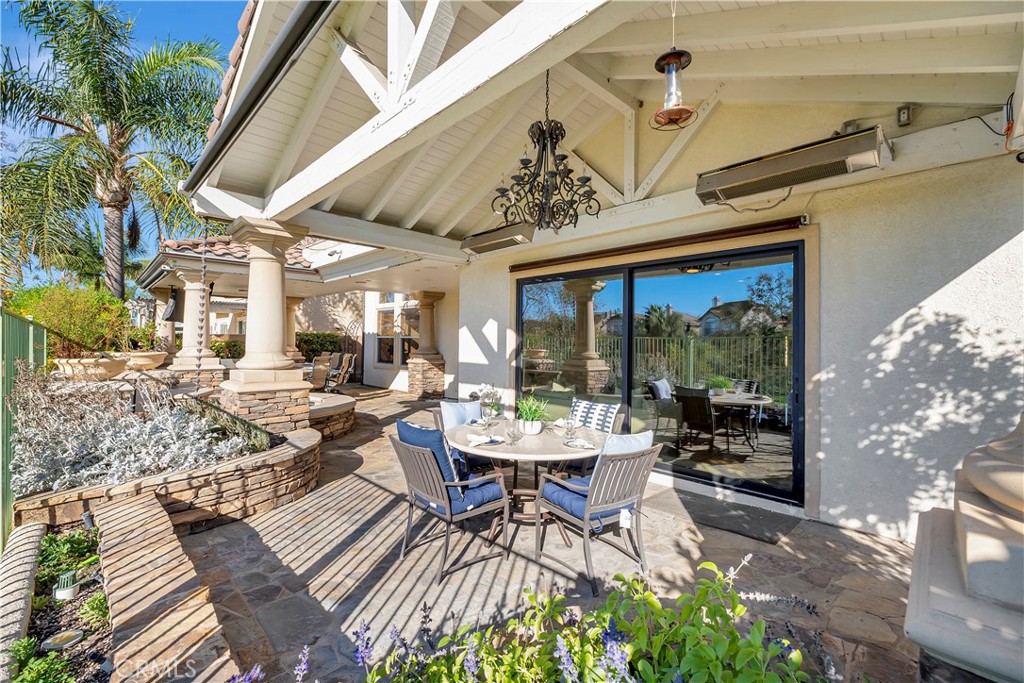 1142 Soto Place