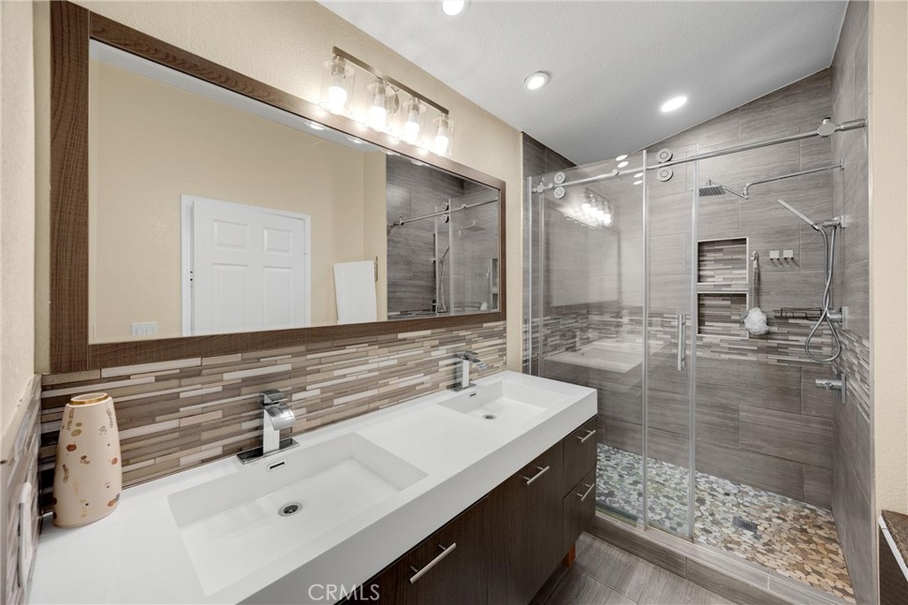 20700 Aspenwood