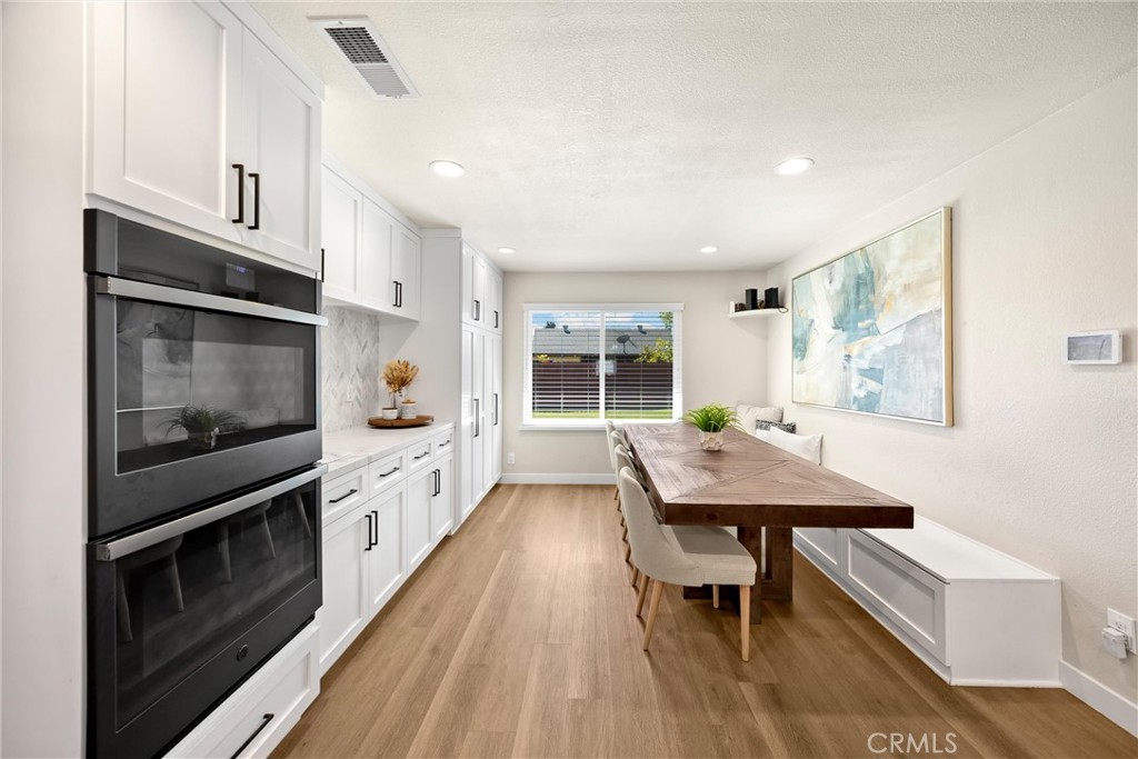 16692 Meadowview