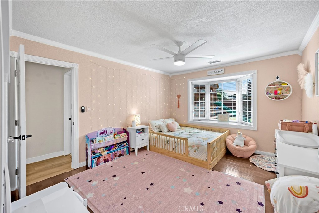 16692 Meadowview