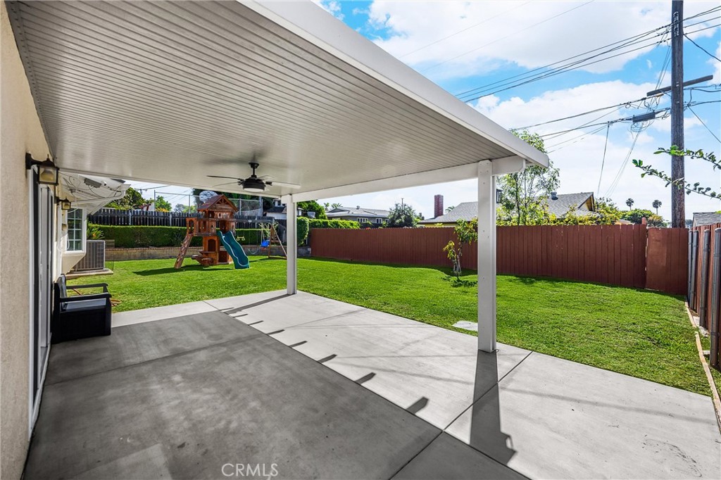 16692 Meadowview
