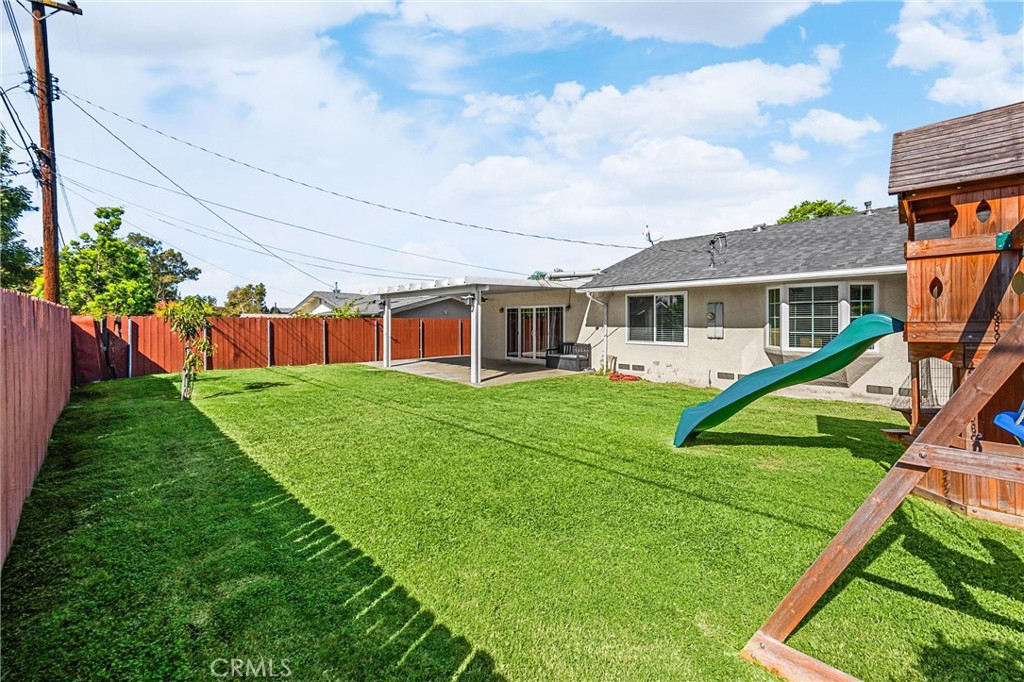16692 Meadowview