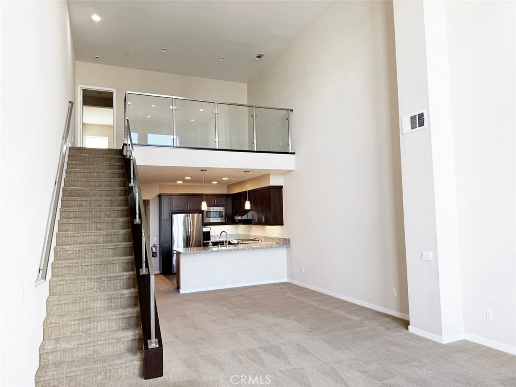 1508 W Artesia