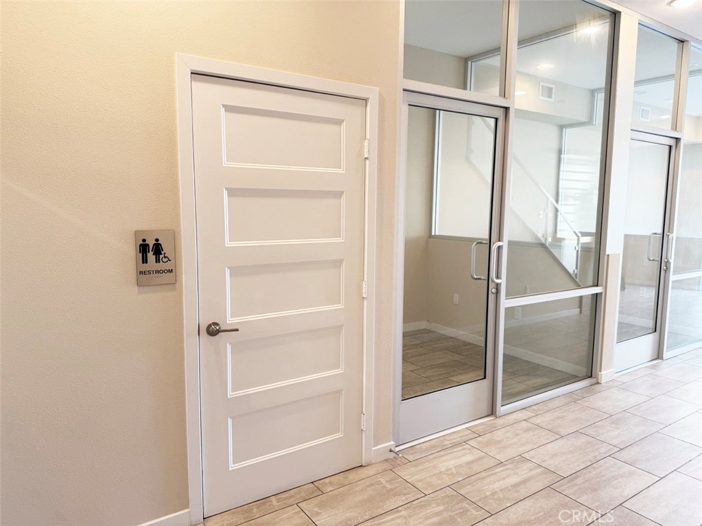 1508 W Artesia