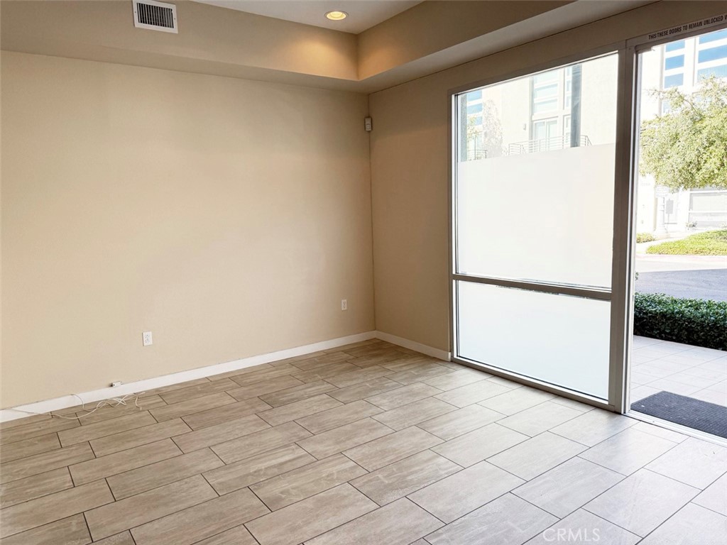 1508 W Artesia
