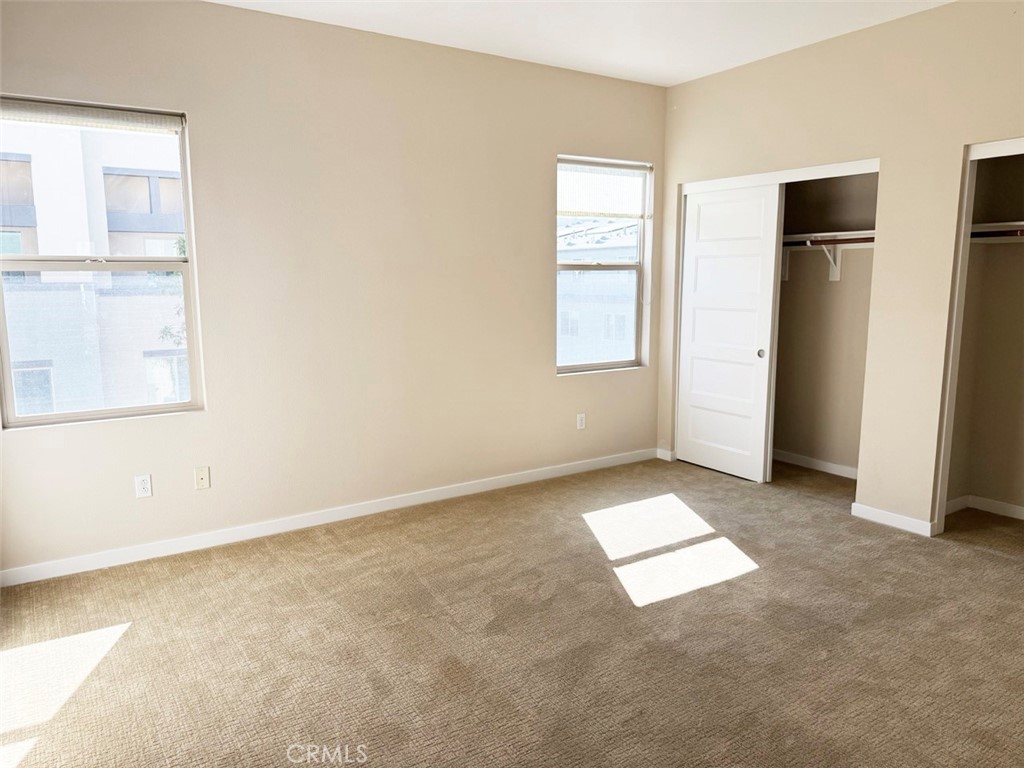 1508 W Artesia