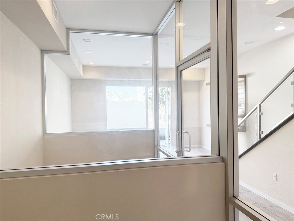 1508 W Artesia