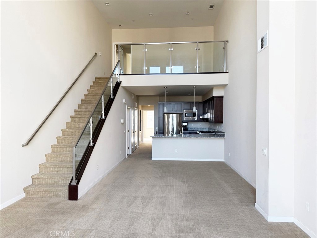 1508 W Artesia