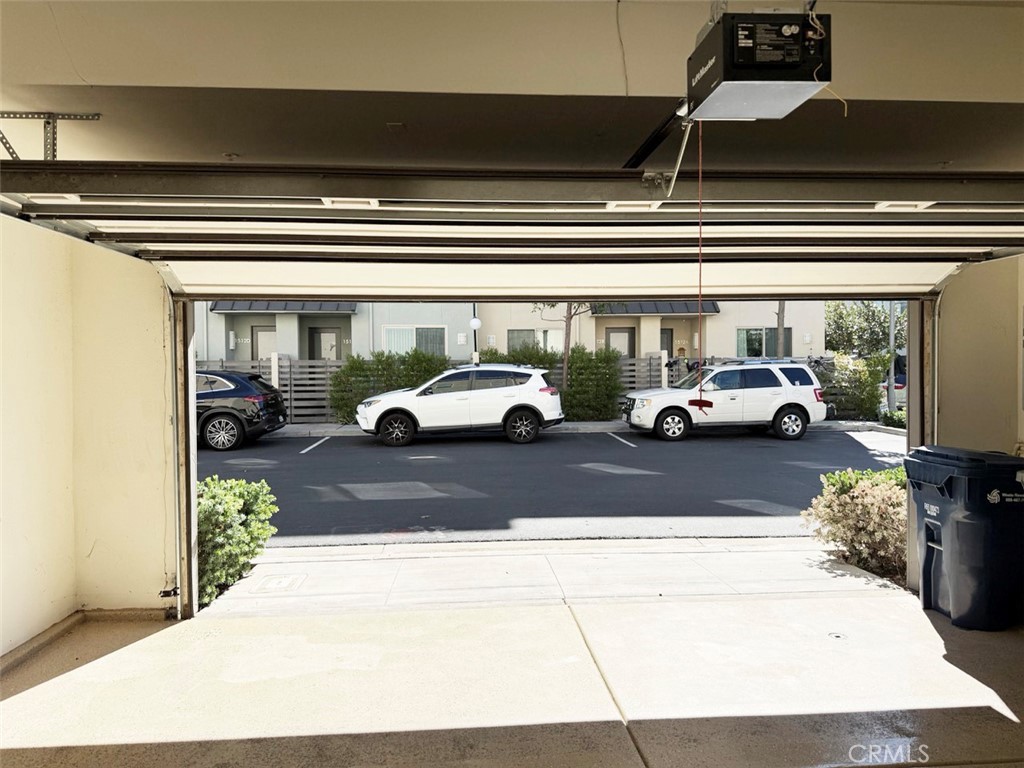 1508 W Artesia