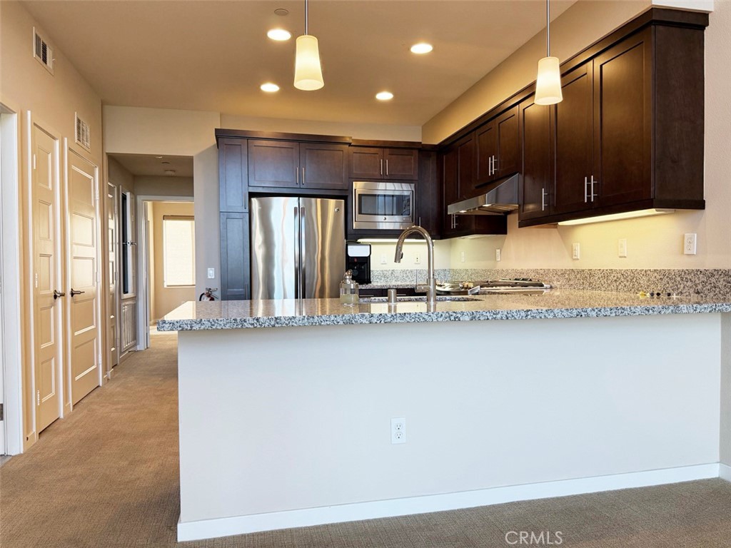 1508 W Artesia