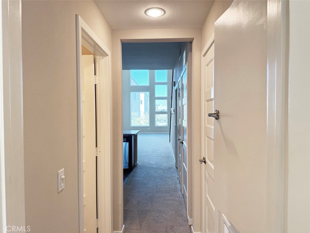 1508 W Artesia