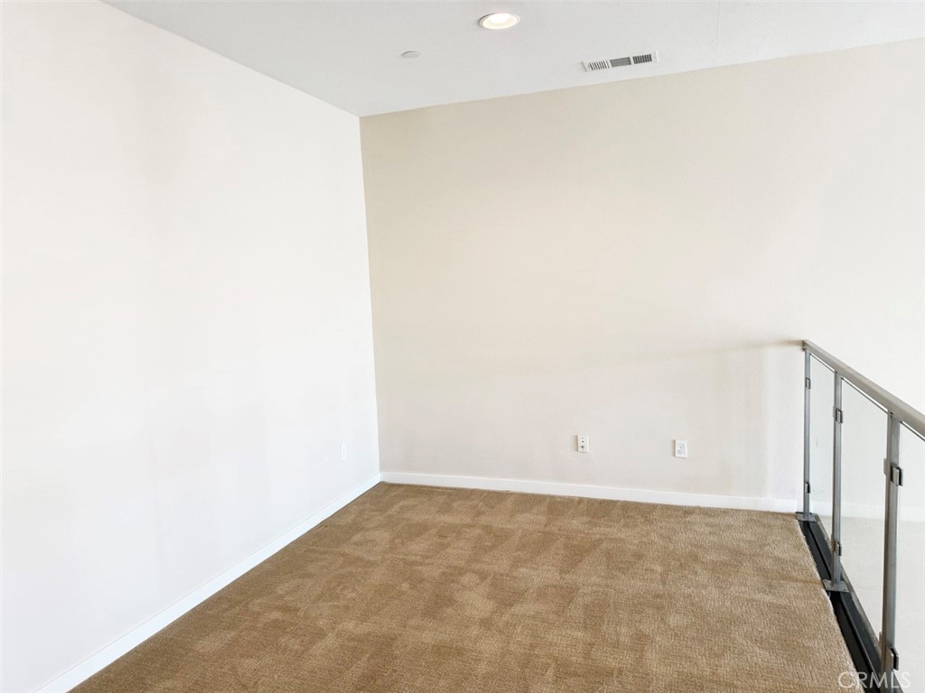 1508 W Artesia