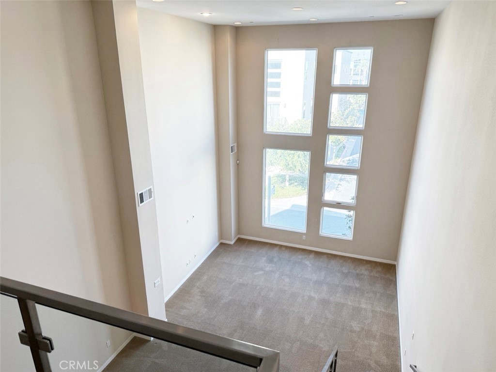 1508 W Artesia