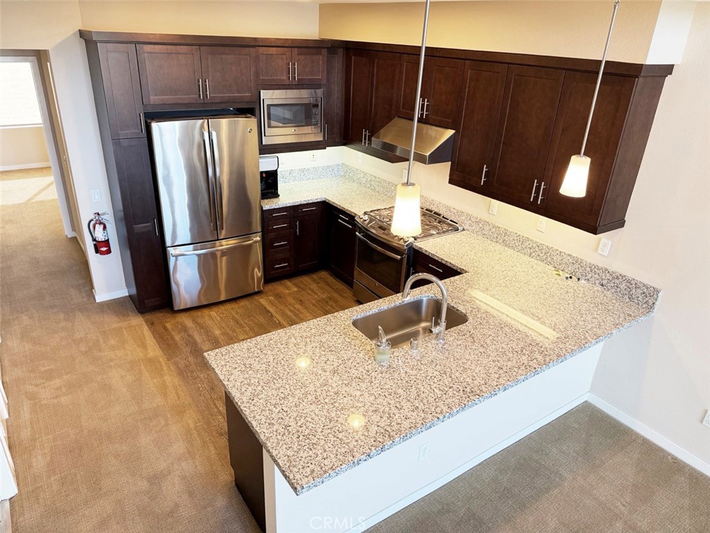 1508 W Artesia