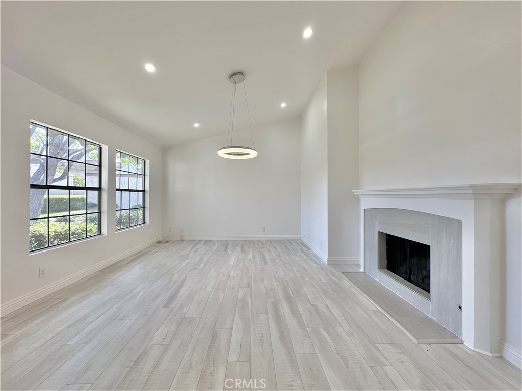 1220 Marble Ln