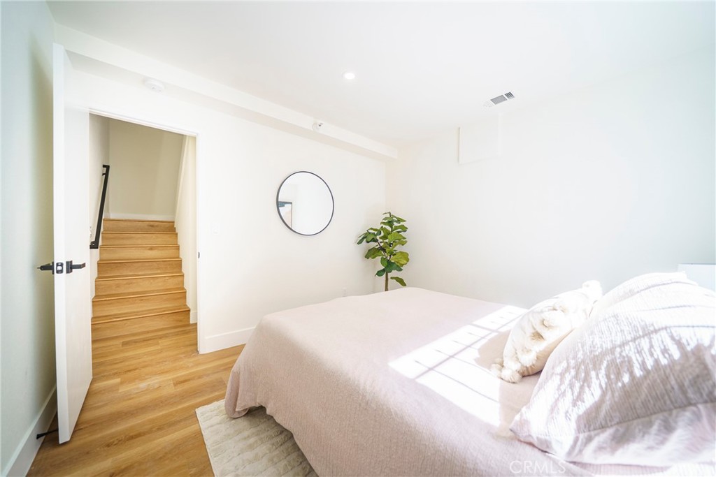 14927 Condon Avenue 7