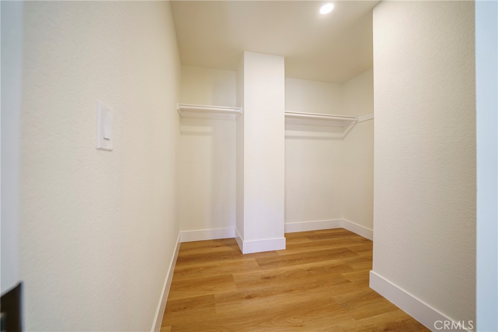 14927 Condon Avenue 7