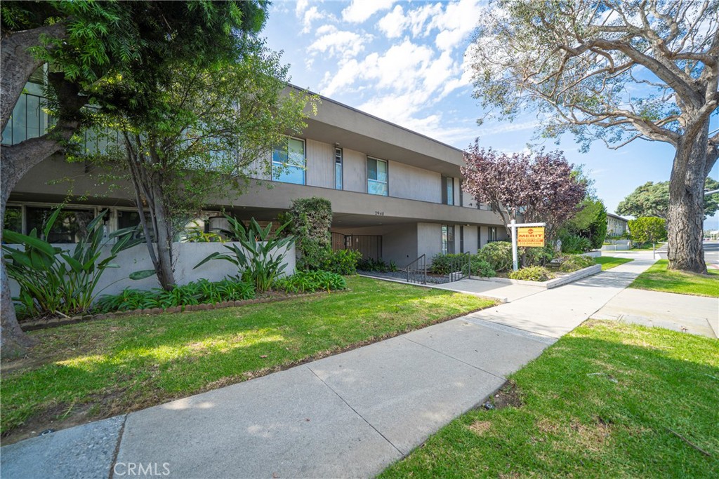 2940 W Carson Street 122