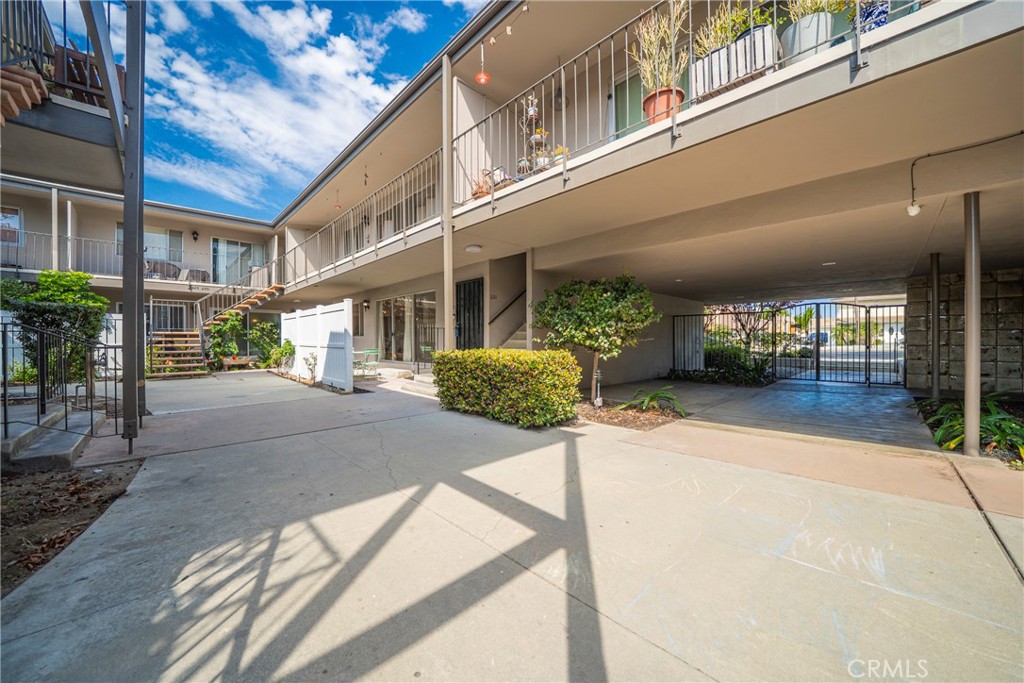 2940 W Carson Street 122