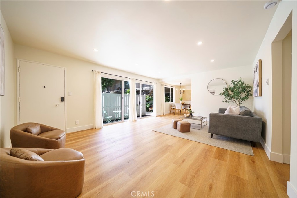 2940 W Carson Street 122