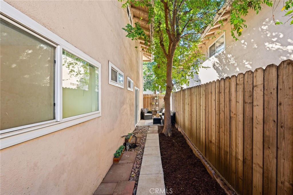 410 N Clark Street H