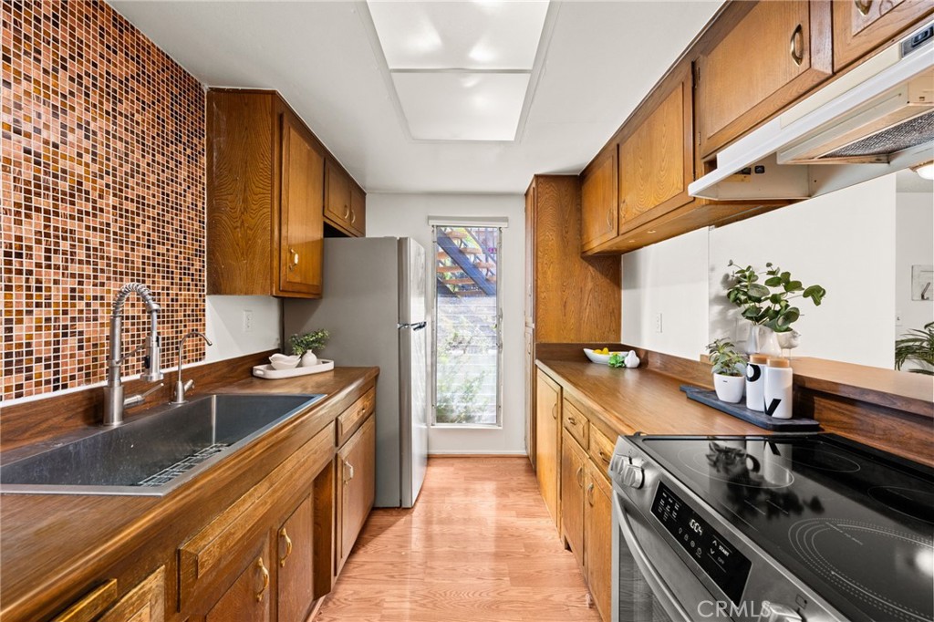 410 N Clark Street H