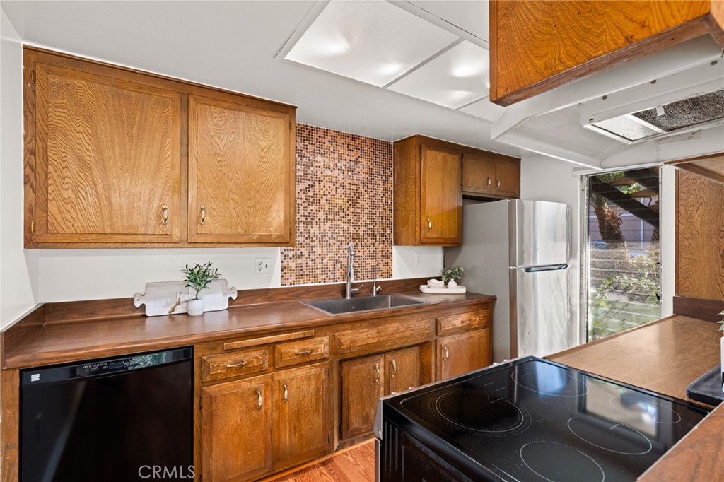 410 N Clark Street H