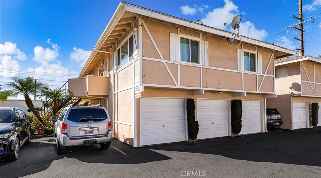 410 N Clark Street H