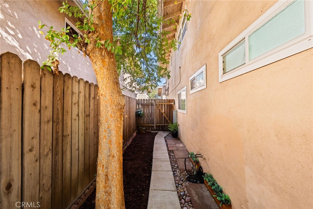 410 N Clark Street H