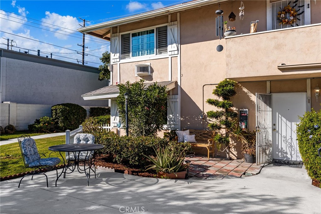 410 N Clark Street H