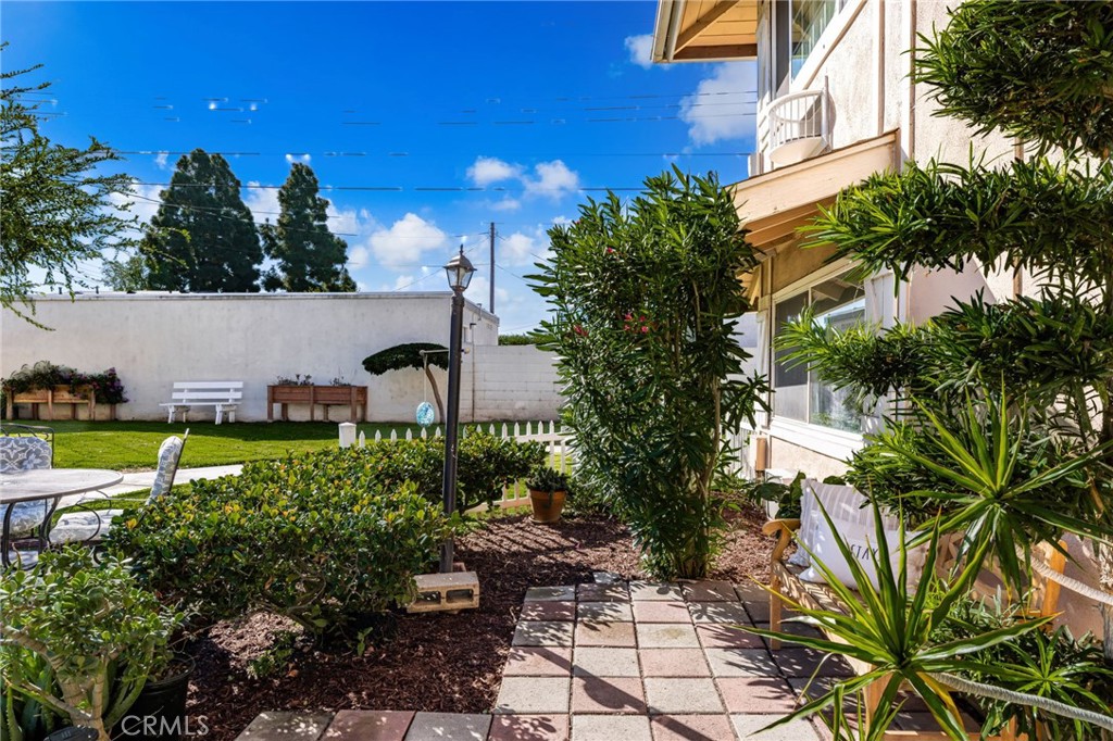 410 N Clark Street H