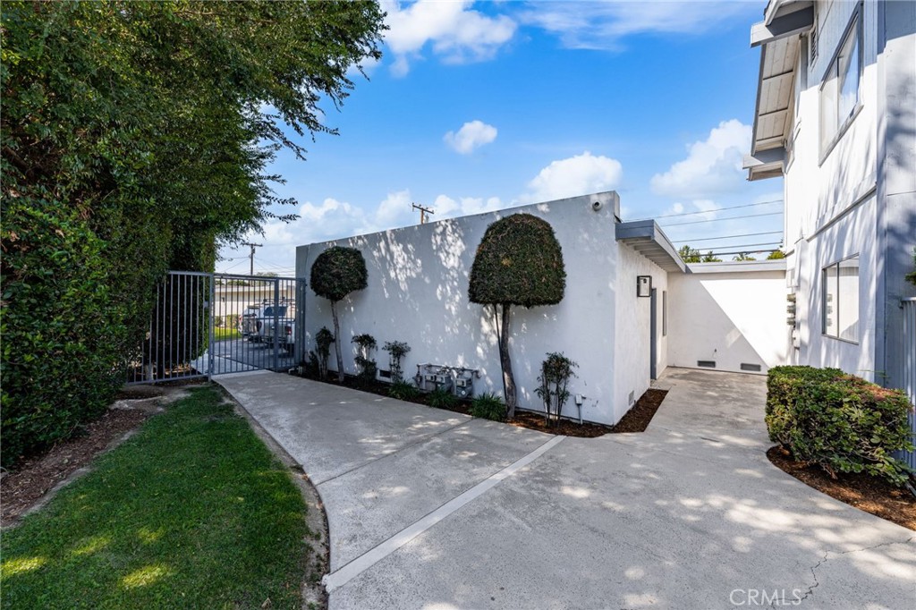 111 N Stanford Avenue