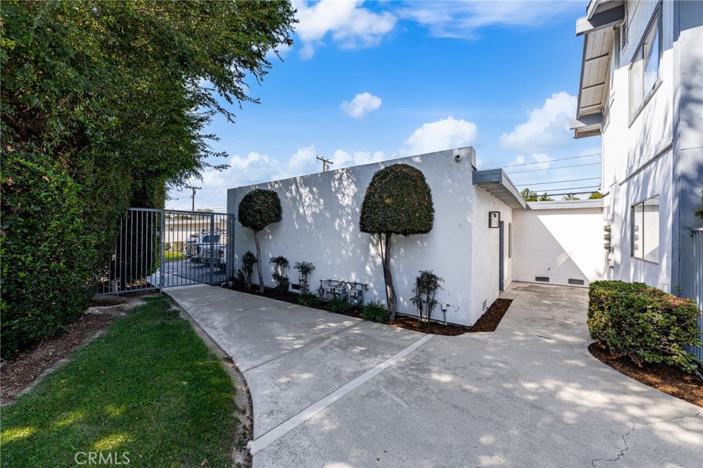 111 N Stanford Avenue