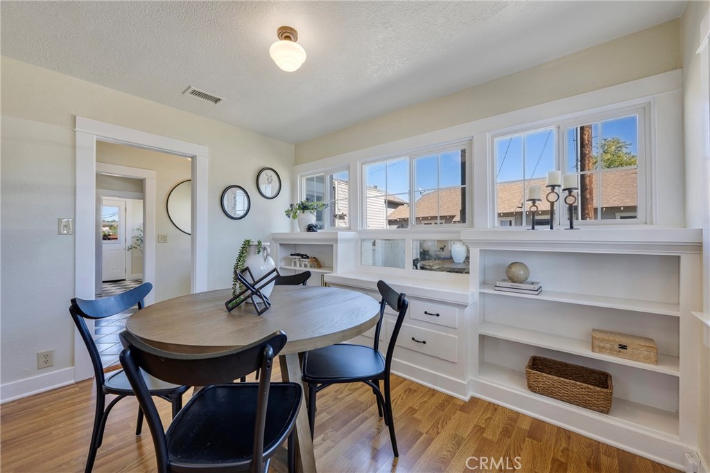 911 E Commonwealth Ave