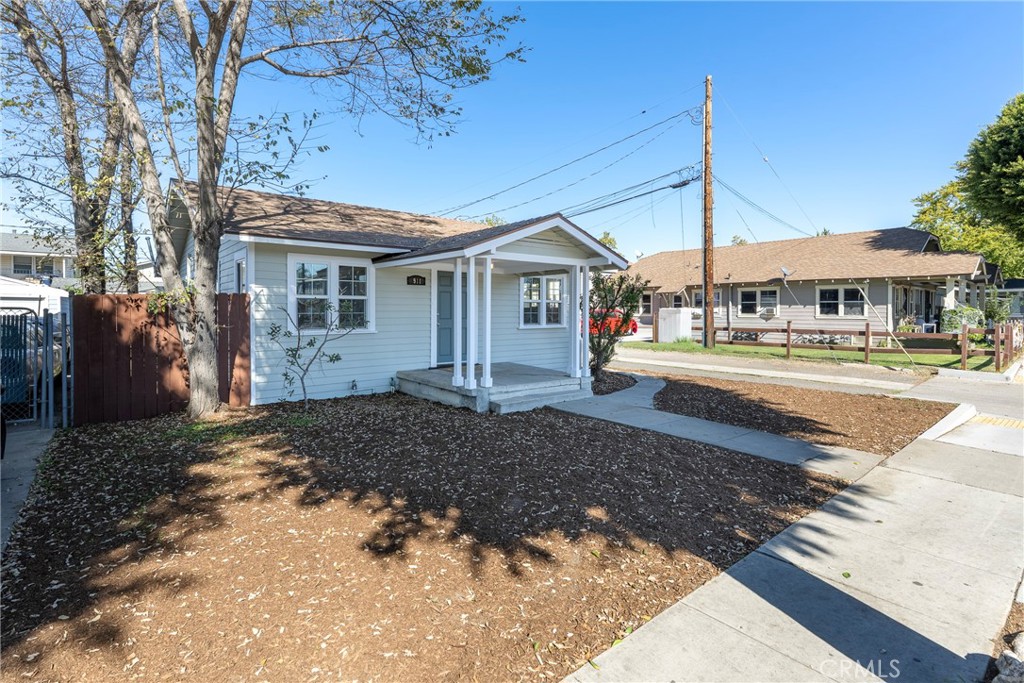 911 E Commonwealth Ave